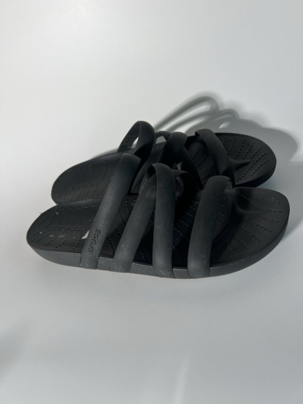 CROCS Patricia Black Sandal Flip Flop Womens Size 8 Comfy Travel Beach - Picture 6 of 16